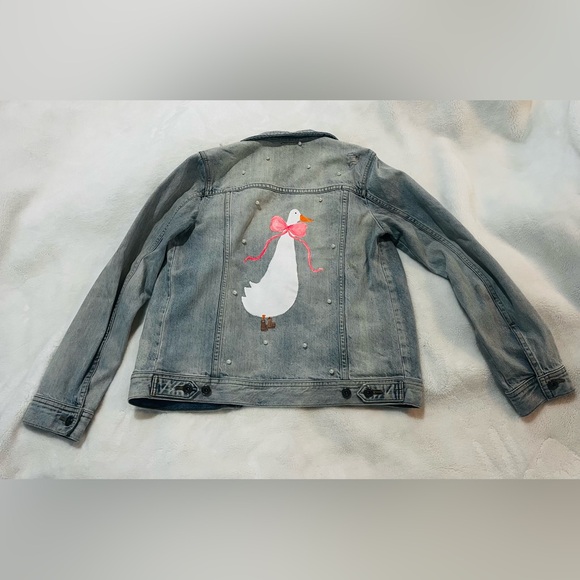 🎀Hand Painted Denim Jacket with Goose Design - Picture 2 of 7